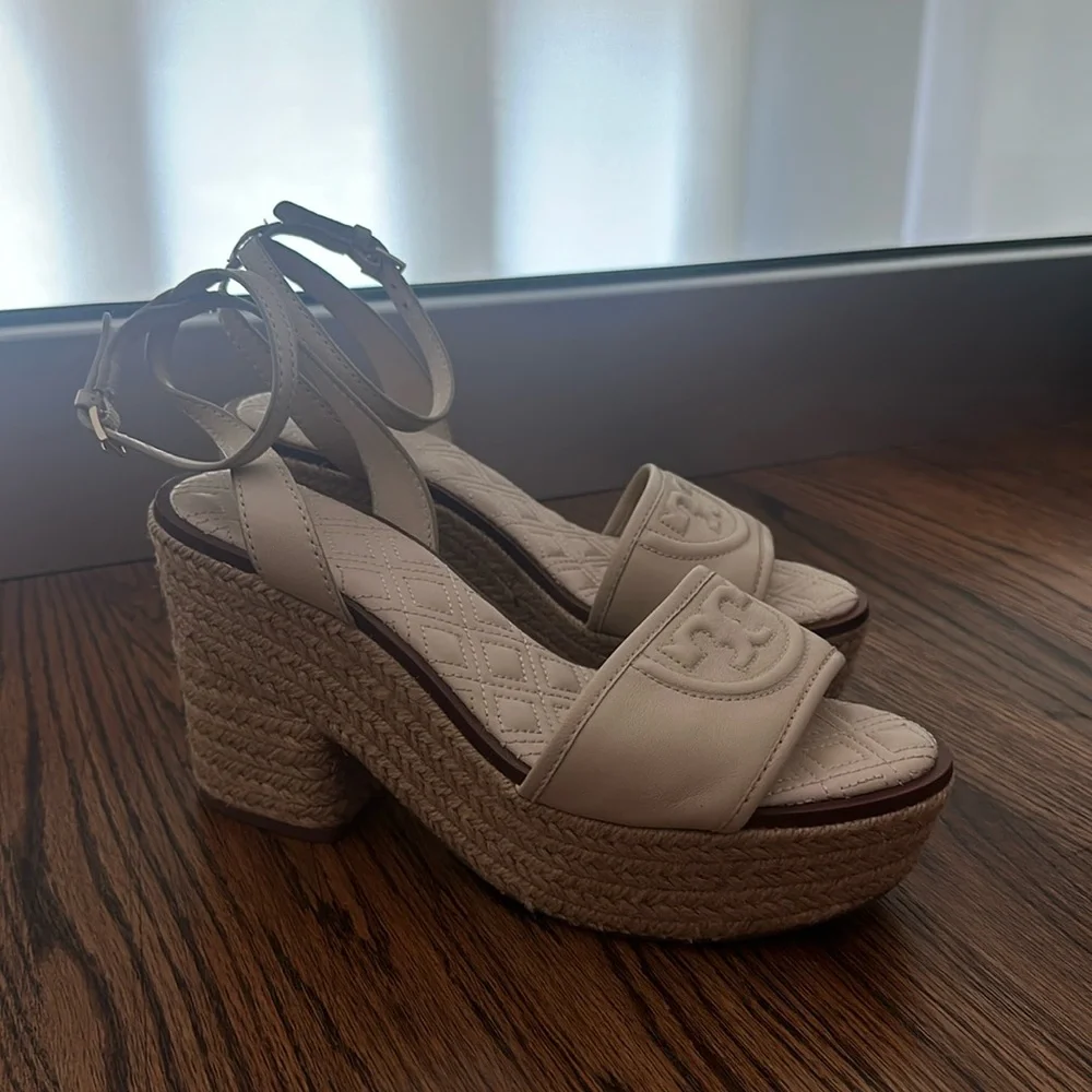 Brand new Tory Burch 7.5 wedge sandals - Picture 1 of 4